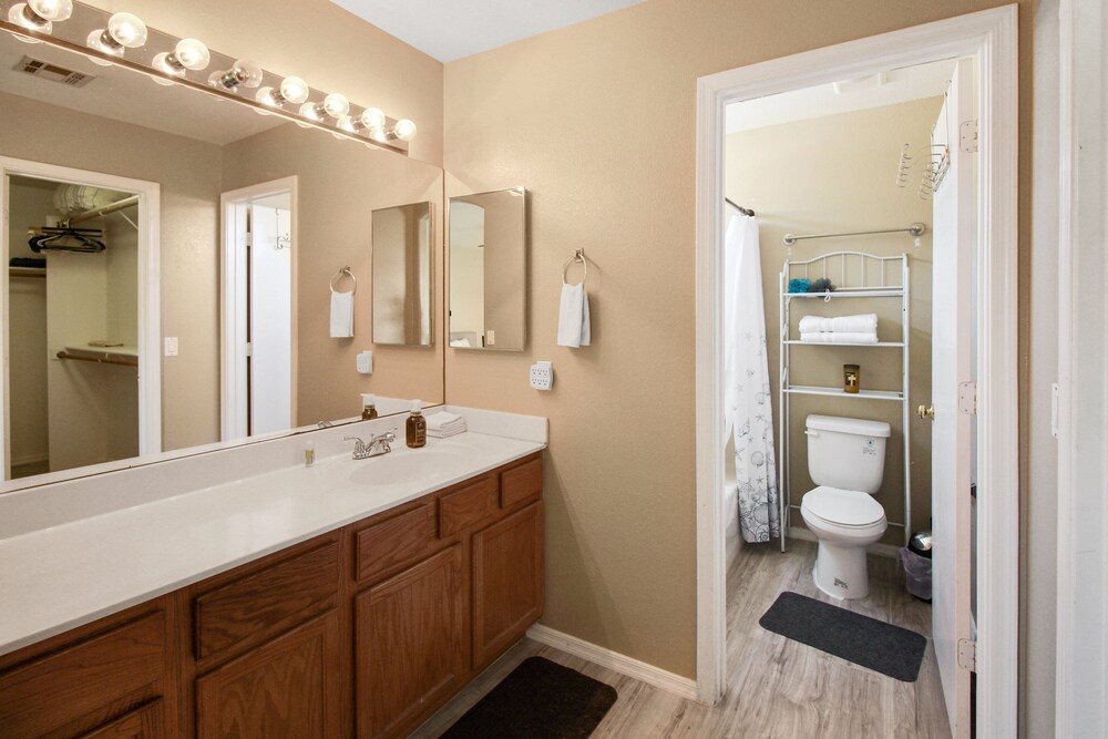 3 Bedrooms Near State Farm Stadium Pets
