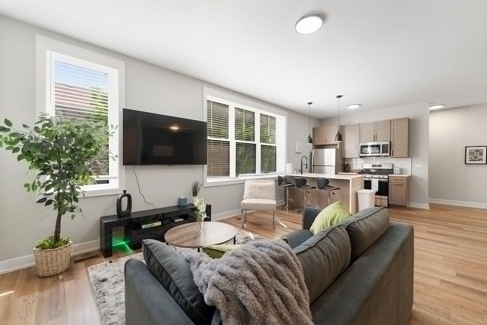 2 Bed 3 Bath Chicago Condo