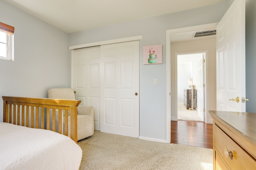 4 Mi to UC Davis: Updated Family Home!