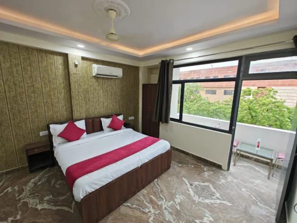 Fabhotel Uday