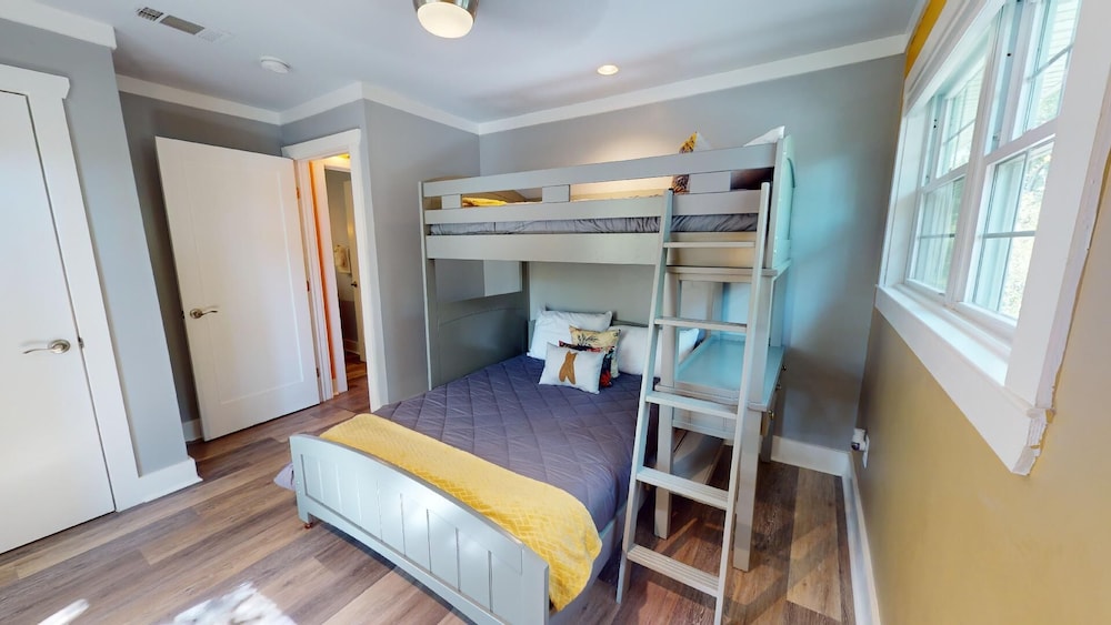 1004 2nd Avenue by Tybee Vacation Rentals