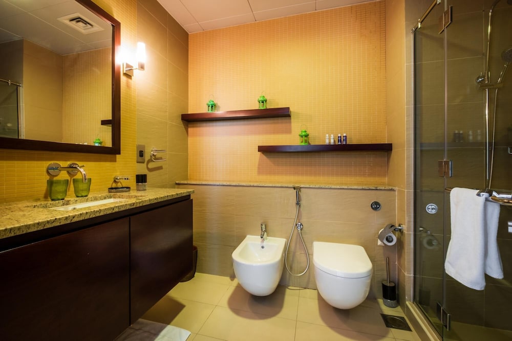 Exquisite 2BR w Exclusive Beach Access at the Palm