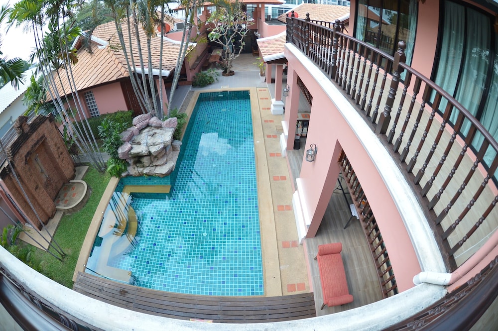 Pratamnak villa