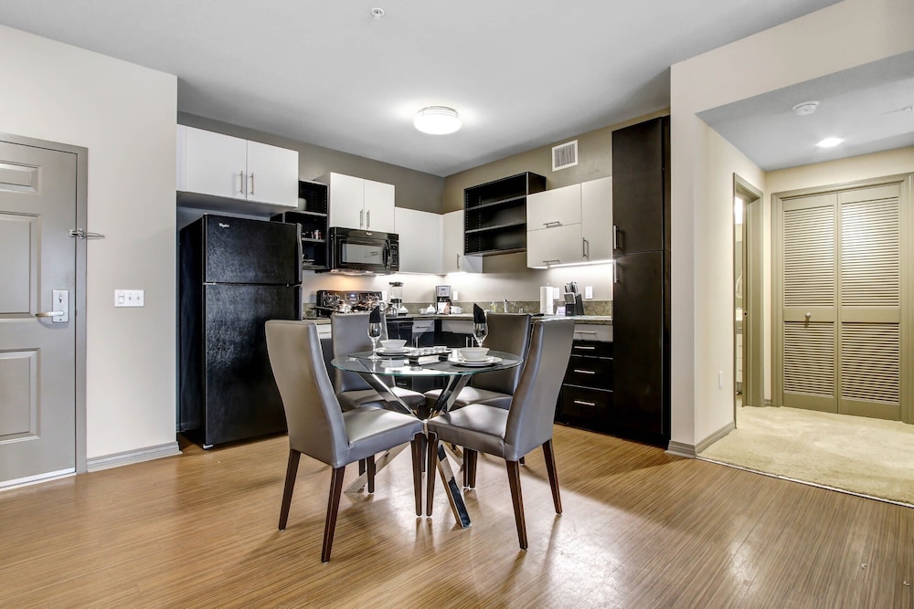 Global Luxury Suites at Marina Del Rey