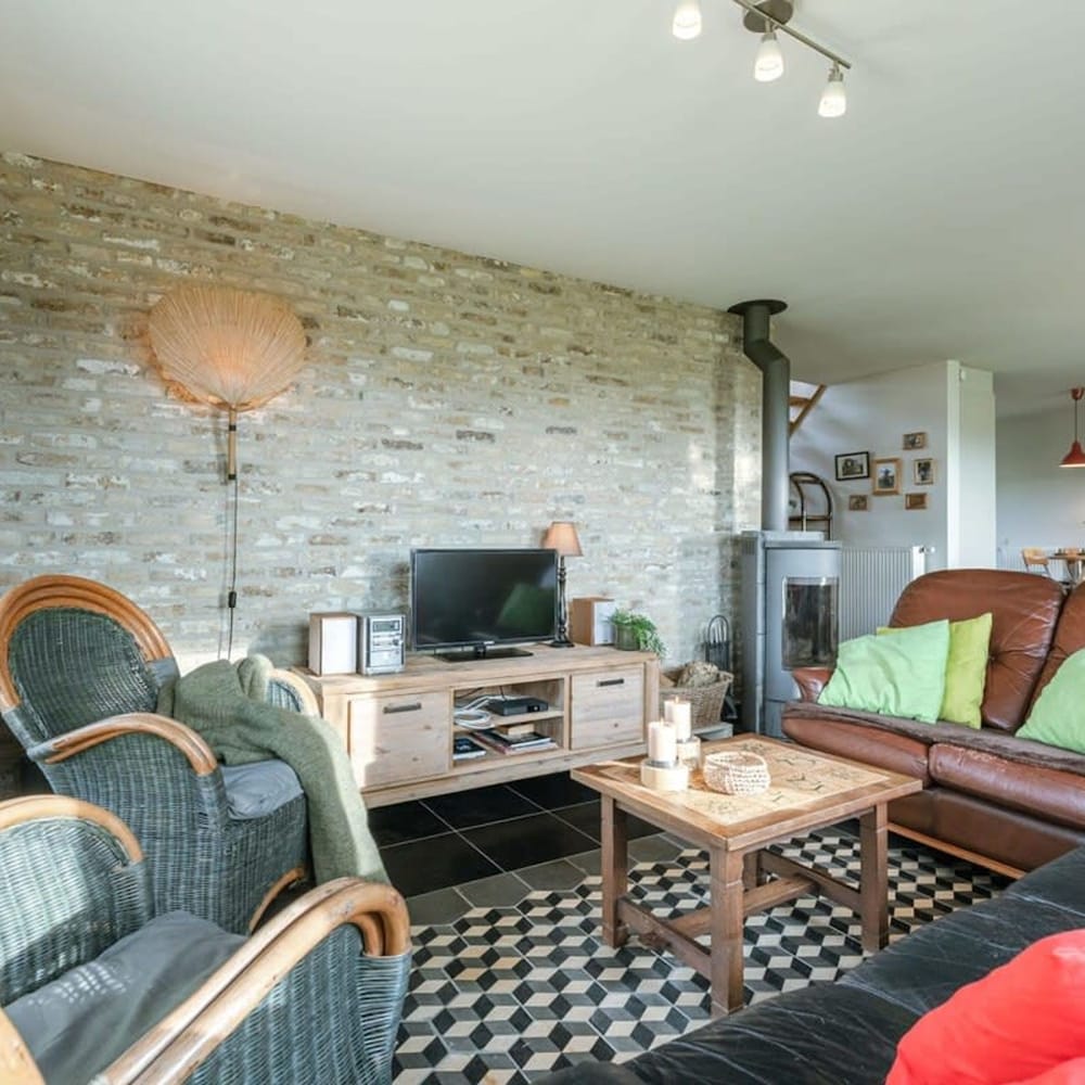 Rustic Family Holiday Home for up to 8 People Located in the Green of the Countryside