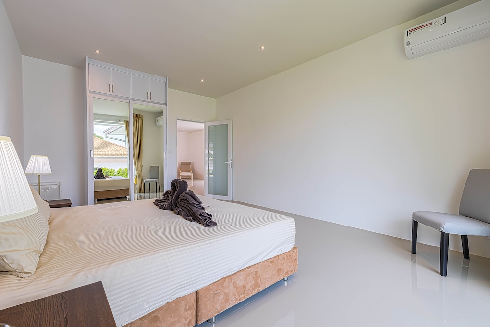 Amazing 6 Bedroom Pool Villa ED60 view 2