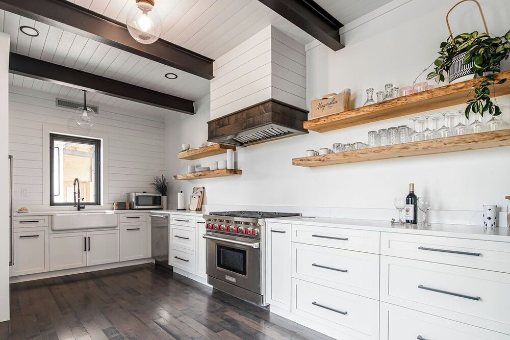 Luxury Hill Country Container Home - Near Alamo Springs Cafe