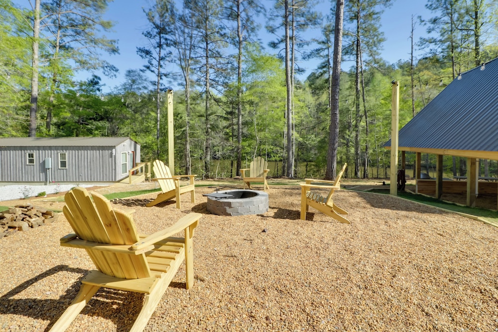Cabin w/ Lake Access Near Talladega Nat'l Forest