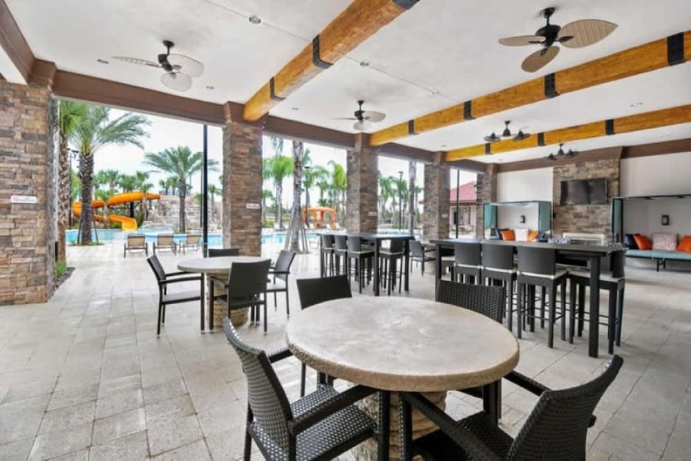 Solterra Swanky