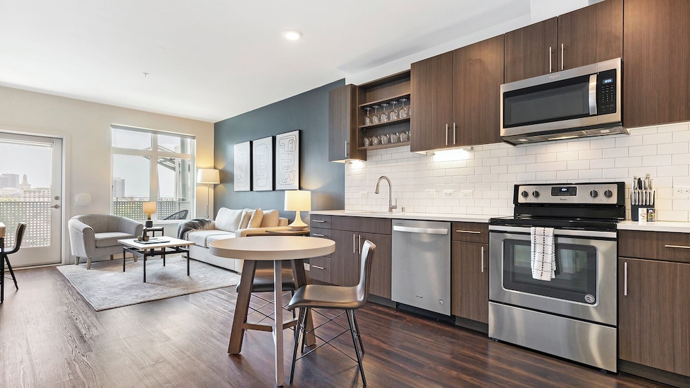 Landing Amazing 1bd, Clubhouse, Gym