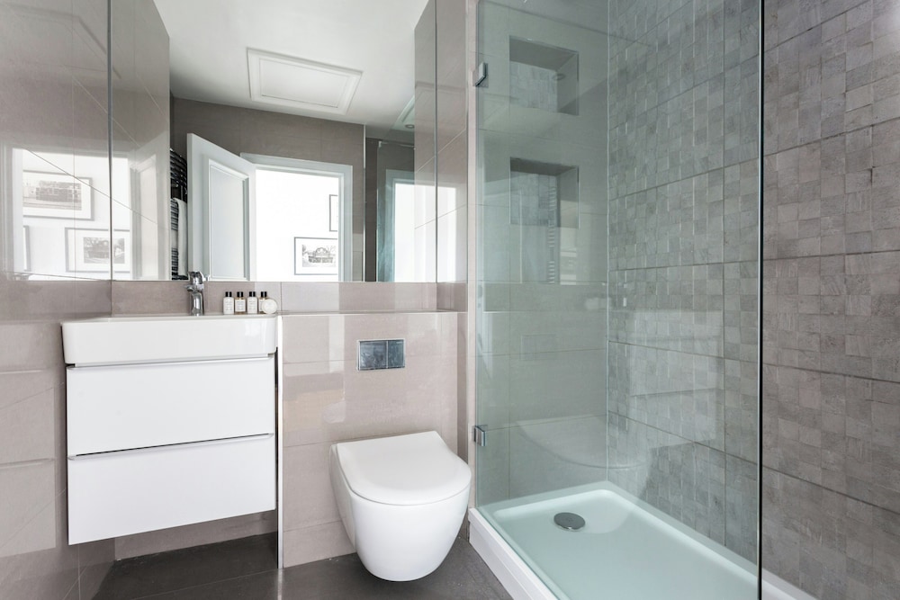 Talbot Road VI by Onefinestay