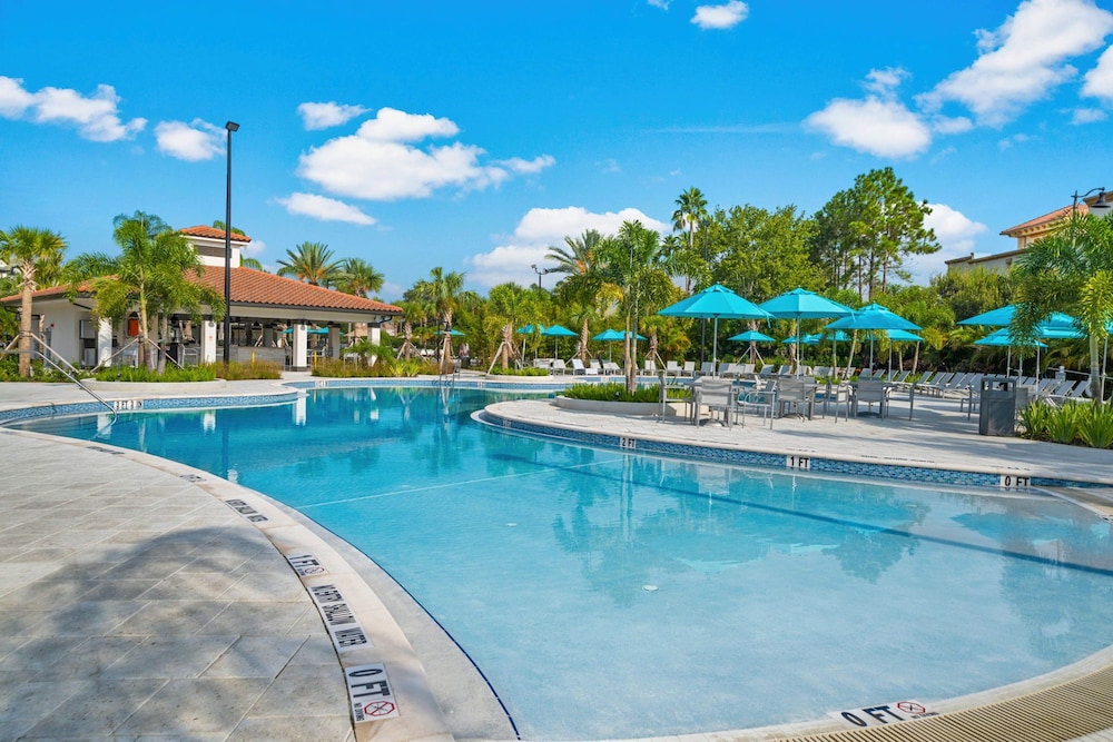Premium Lake View Condo, Vista Cay - 1005