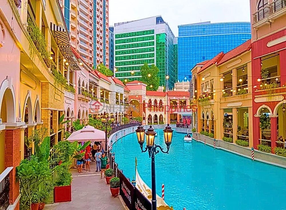 Live Luxury Living at BGC Venice
