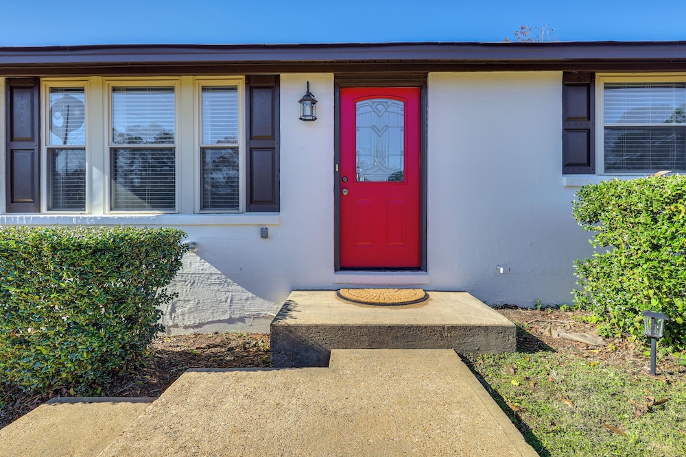 14 Mi to Montgomery: Updated Home Near Maxwell AFB