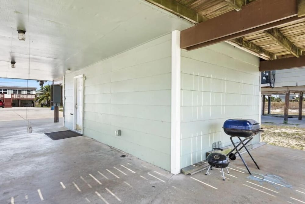 Byron's Beach House