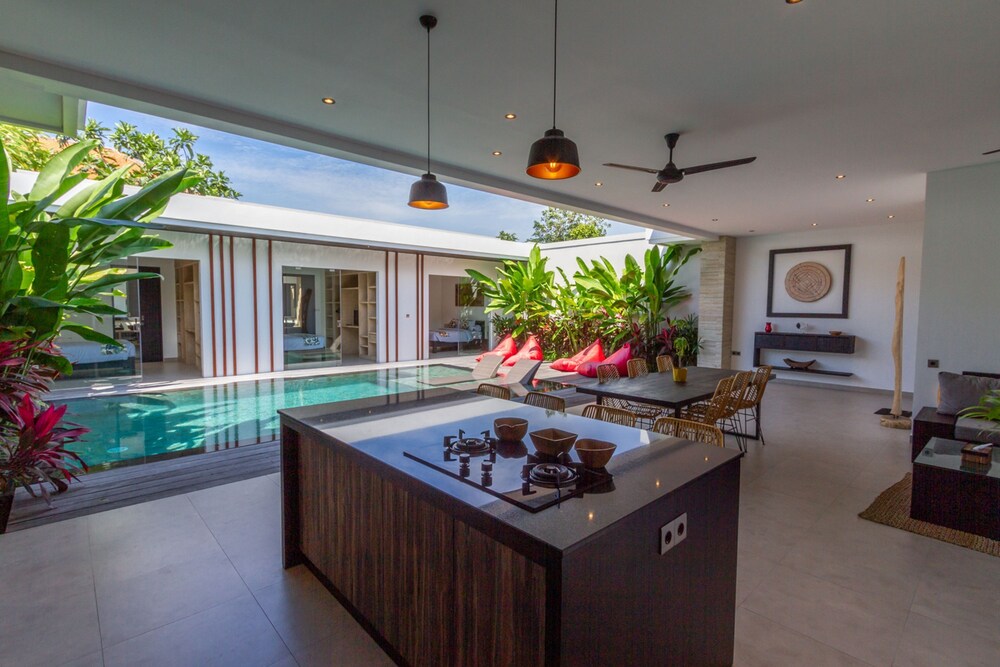Villa Lys by Alfred in Bali - Charming 3BD Villa w Pool View Near Berawa Beach