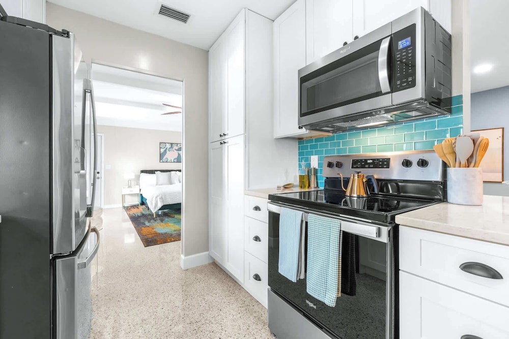 Bay Crest House Stay for 10!