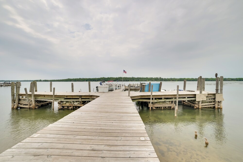 Sandy Beach & Sunset Views: Cedarville Cabin!