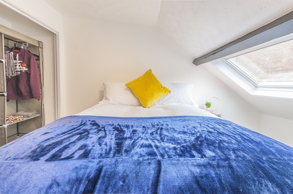 Modern Exeter City Cottage Howell Road view 3