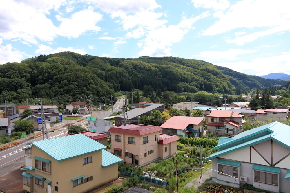 Bunano Sato Shirakamikan