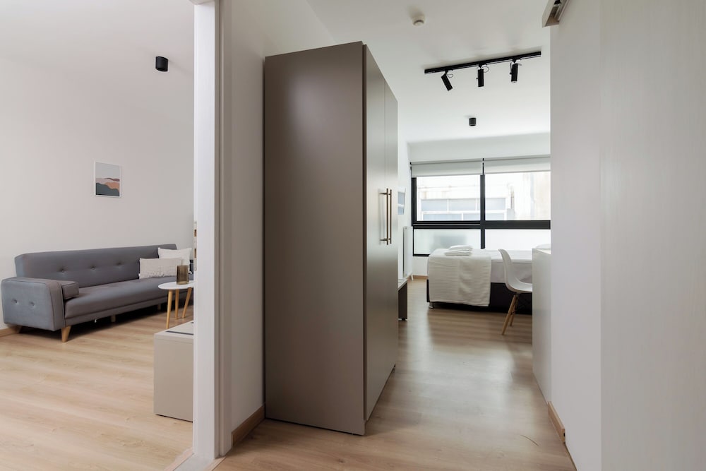 Leochares Lifestyle Apartments