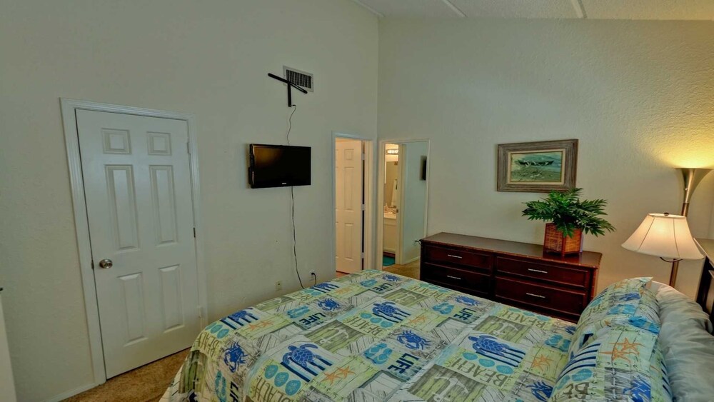 Morningbreeze 1302 2 Bedroom Condo by RedAwning view 2