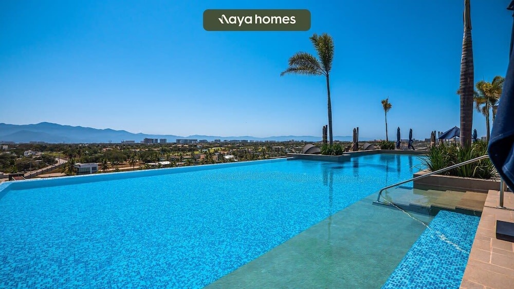 Equipped 3BR House - Pool - Gym - 5 min to Beach