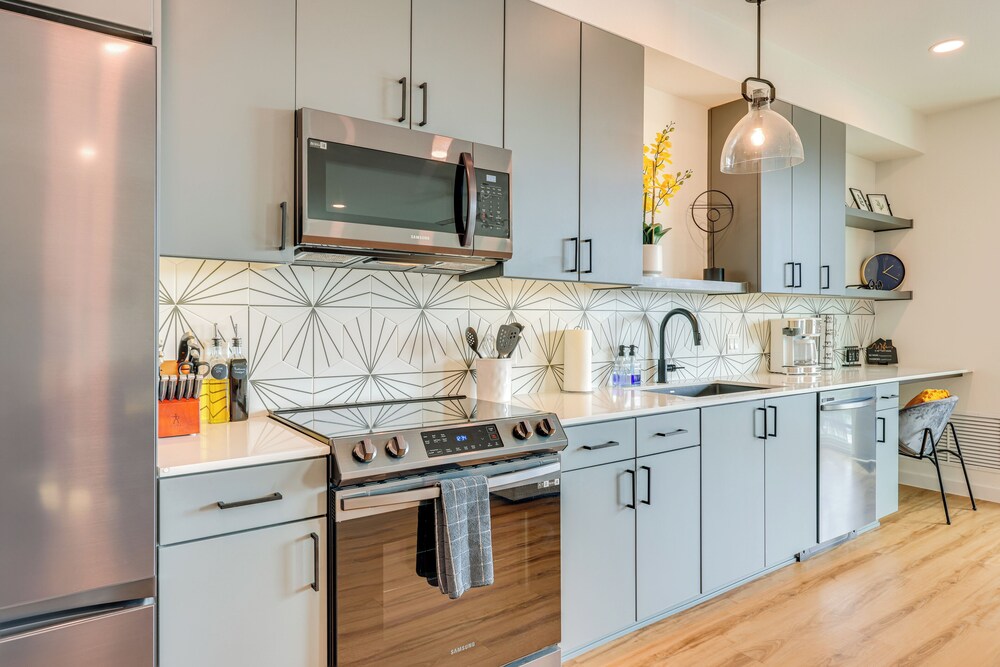 5 Mi to Dtwn: Modern Condo in New Braunfels!