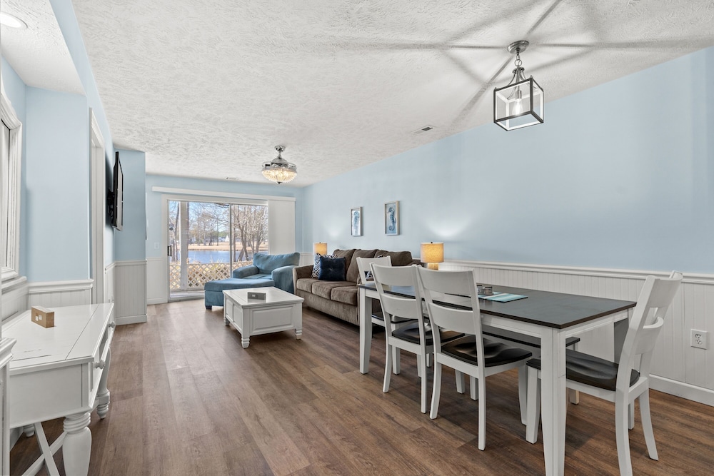 River Oaks 12b 2 Bedroom Condo
