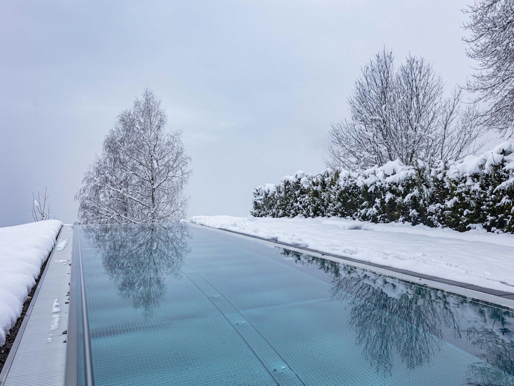 Nice Apartment With Infinity Pool