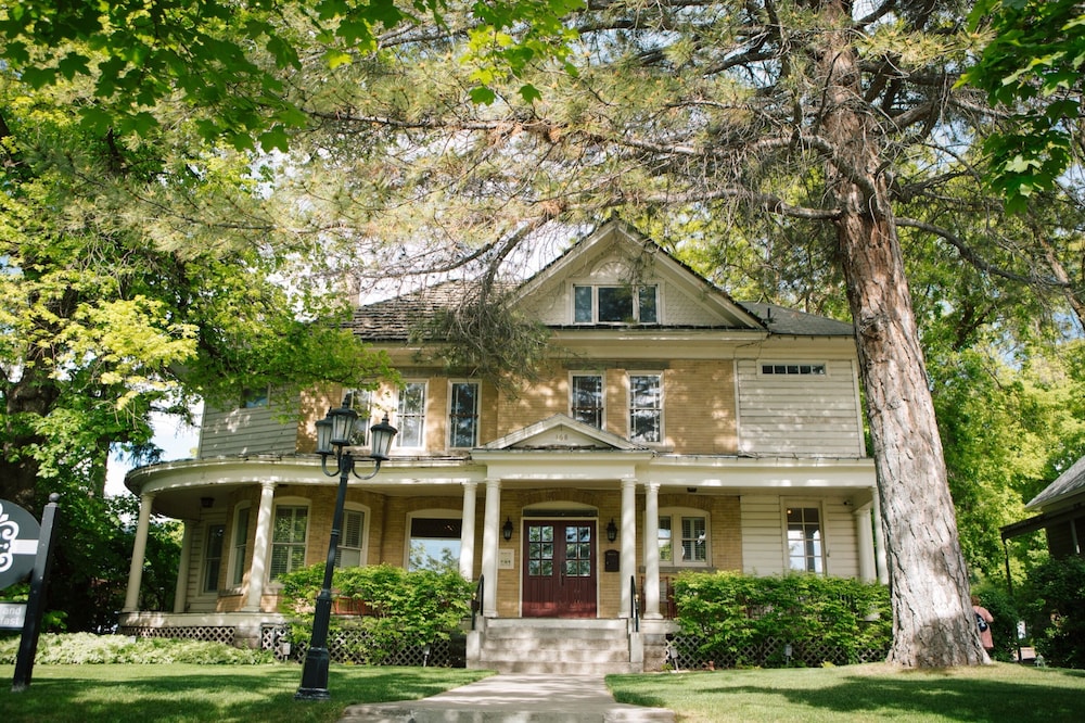 The Riter Mansion