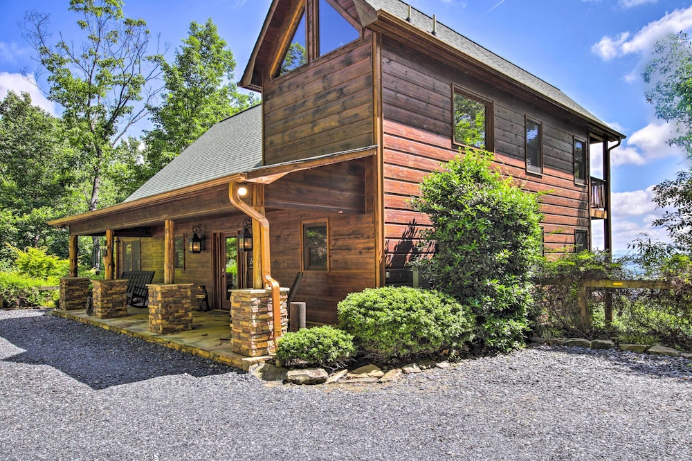 Unique Mineral Bluff Home With Mountain Views! view 3