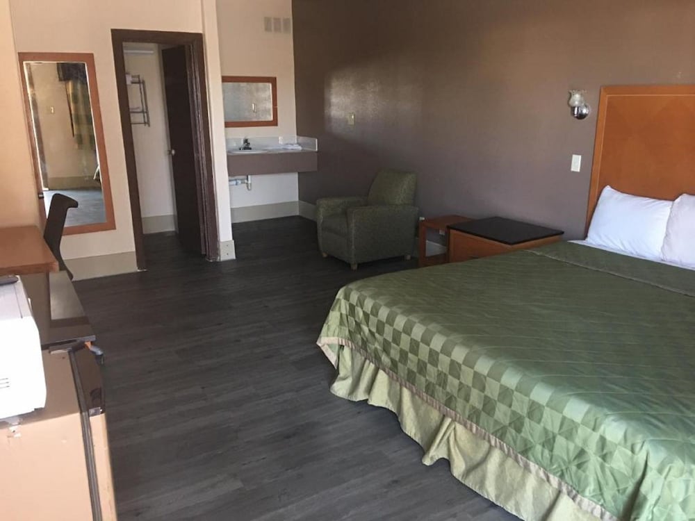 Executive Inn and Suites