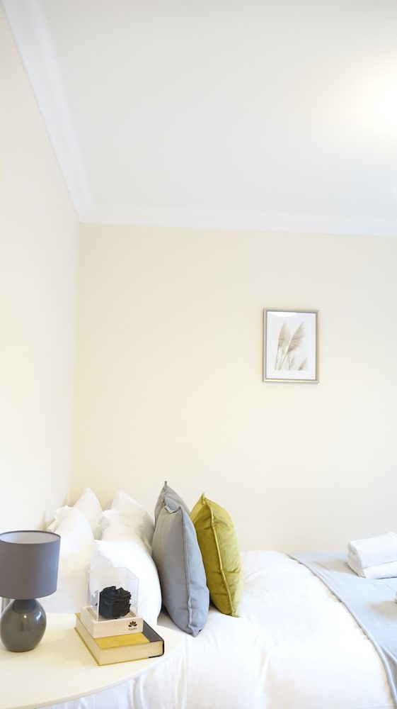 Heathrow Ensuites Rooms