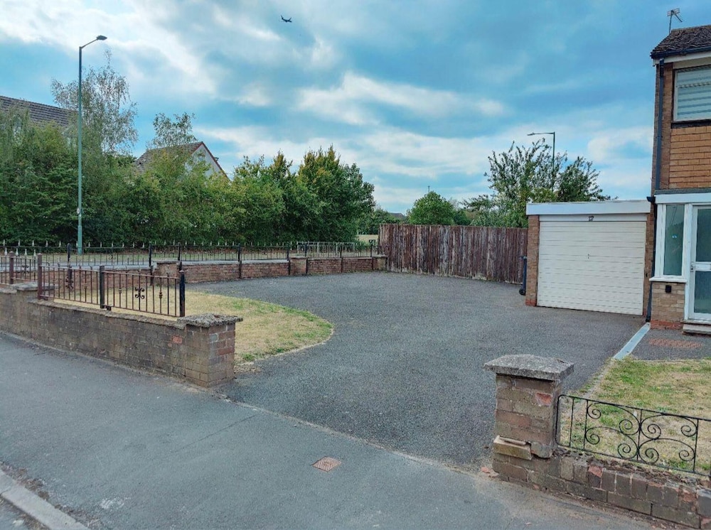 The Croft House Near Birmingham Airport and Nec