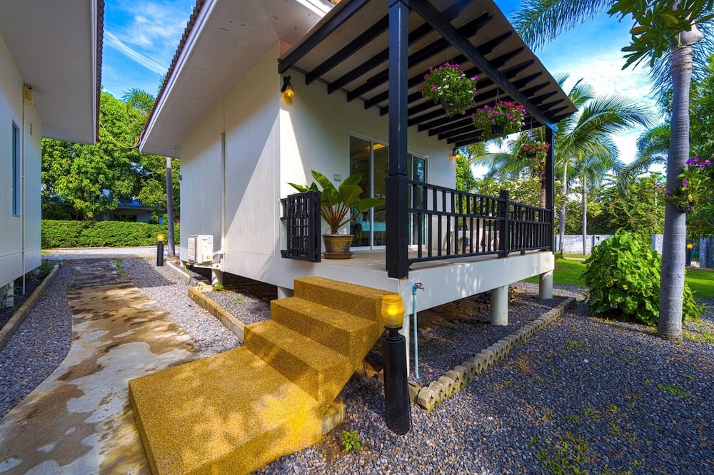 Fantastic 7 Bungalow Private Resort BR7