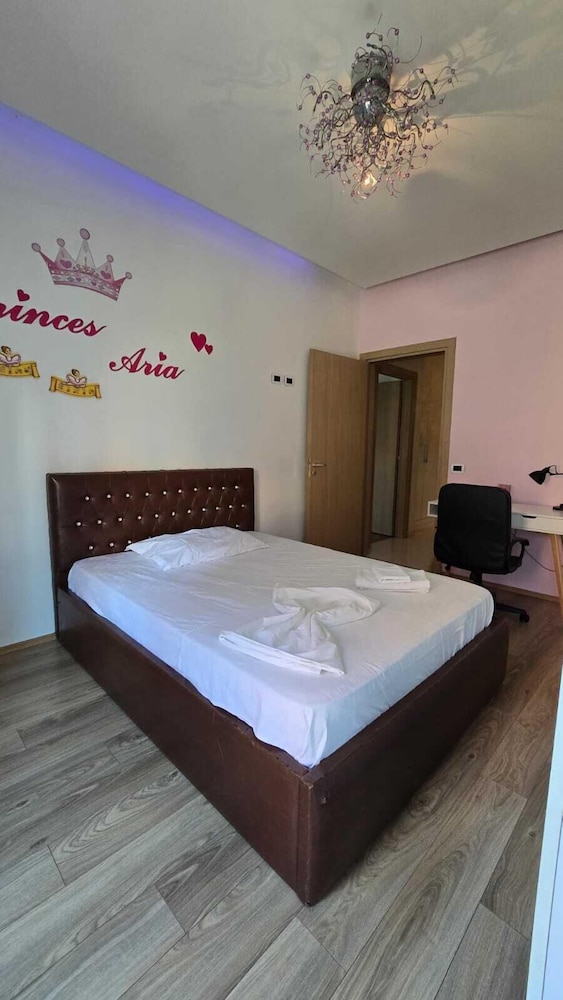 Tirent Apartment-Spacious 2-Bedroom Stay in Delijorgji Tirana