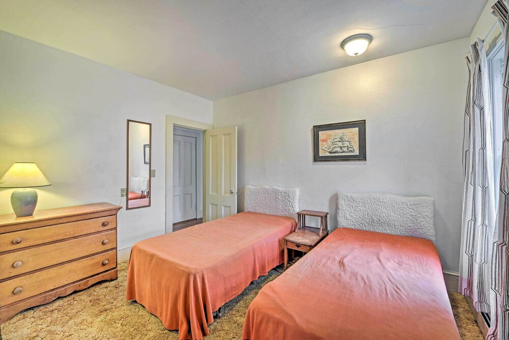 Apt on Vineyard Haven Near Nantucket Sound! view 5