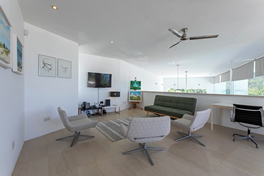 Atelier House