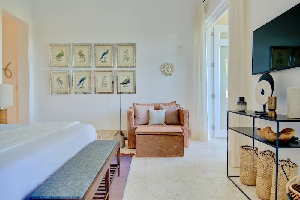 Villa Alta Gracia w Private Pool Designer Decor