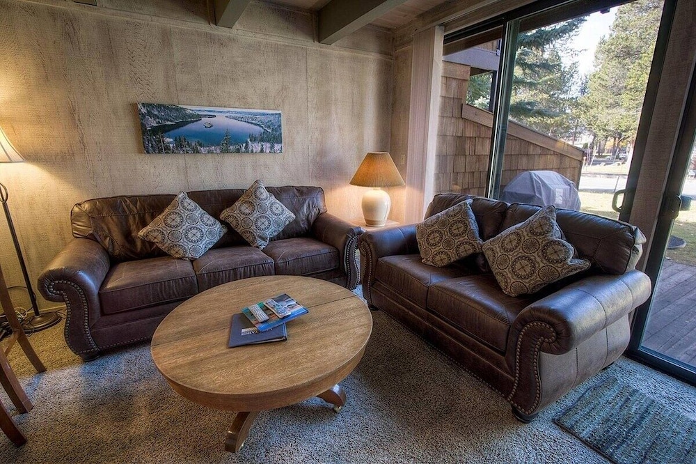 Lake Tahoe Vacations - Hawks View 3 Bedroom Home by RedAwning - Property Image 18