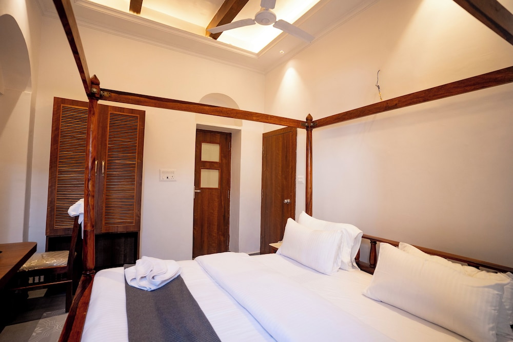 SHIVA KASHI HOTEL
