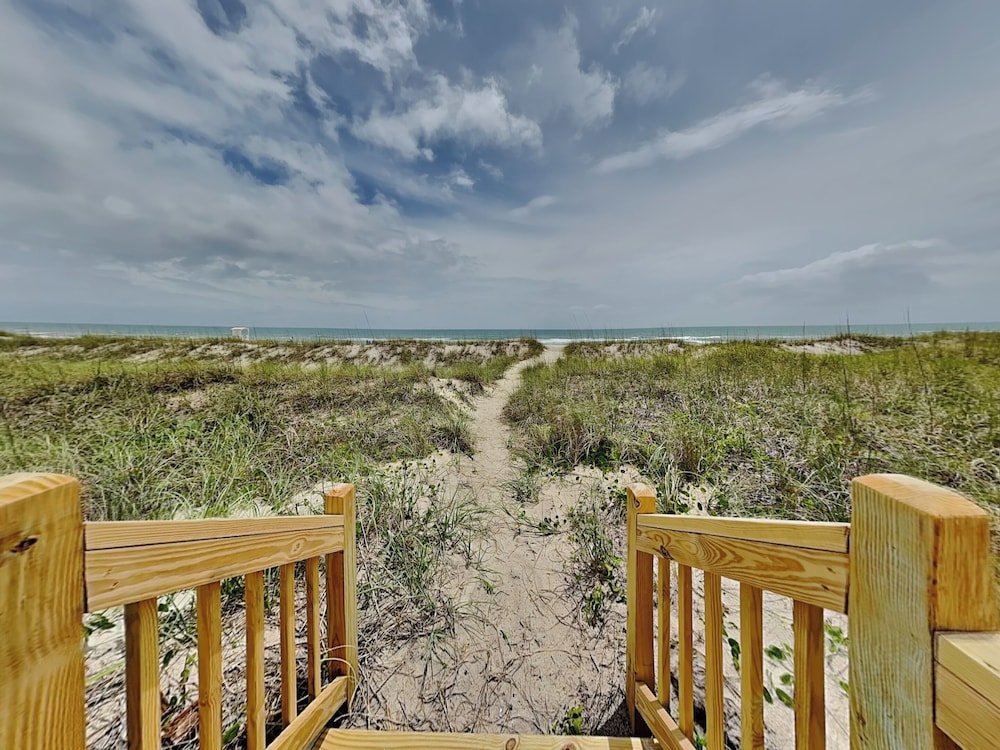 Seaside Serenity by Carolina Retreats