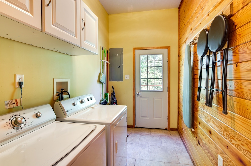 Cozy Summit Cabin w/ Hiking Trails  Fishing Pond! - Property Image 12