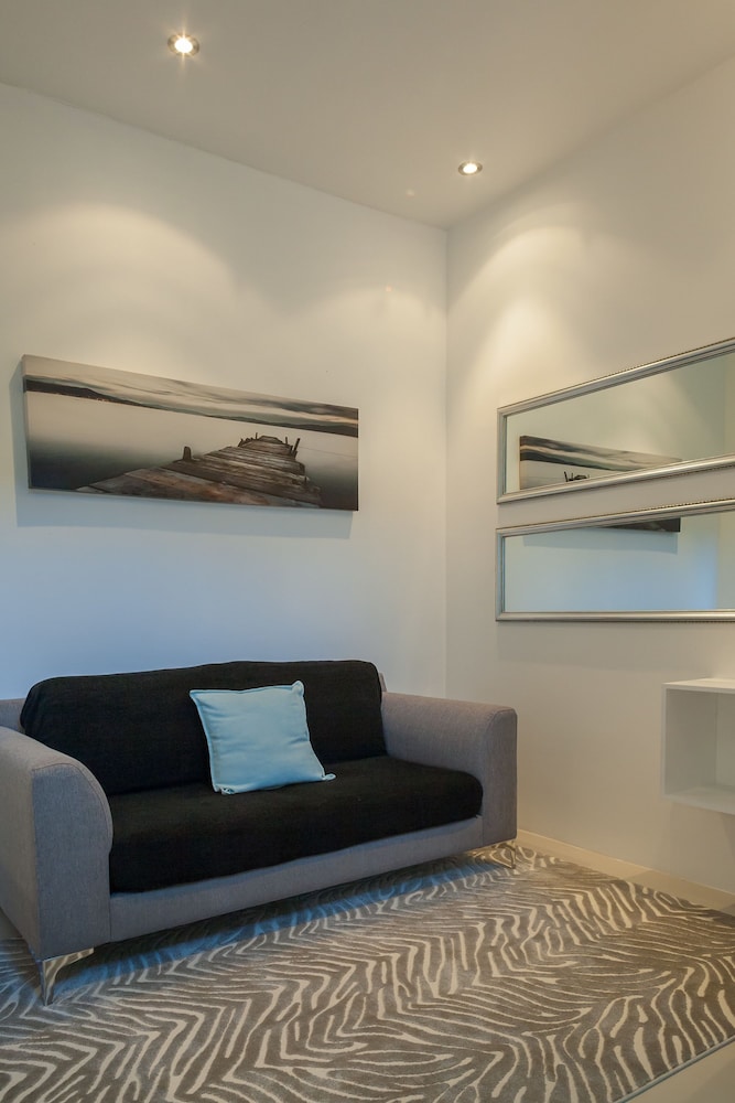 Greenways Beach House