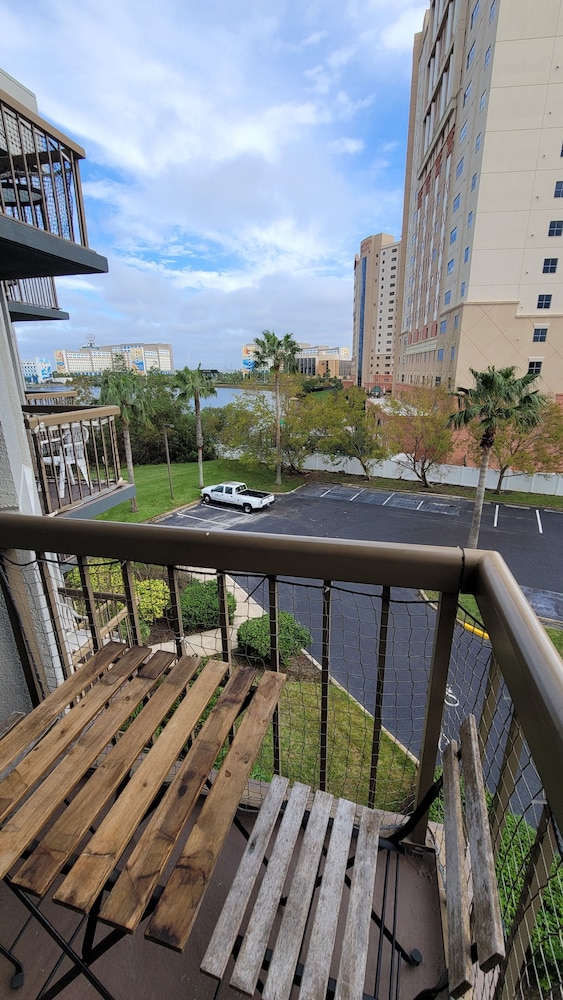 Premium Condos near Universal Studios