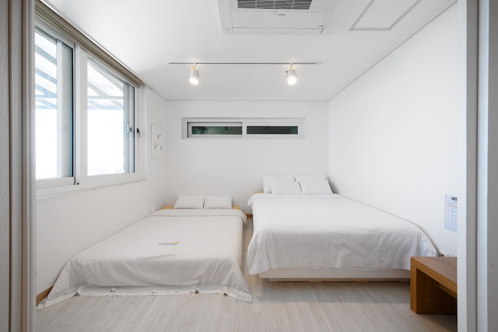 Carrot Ryokan Poolvilla view 2