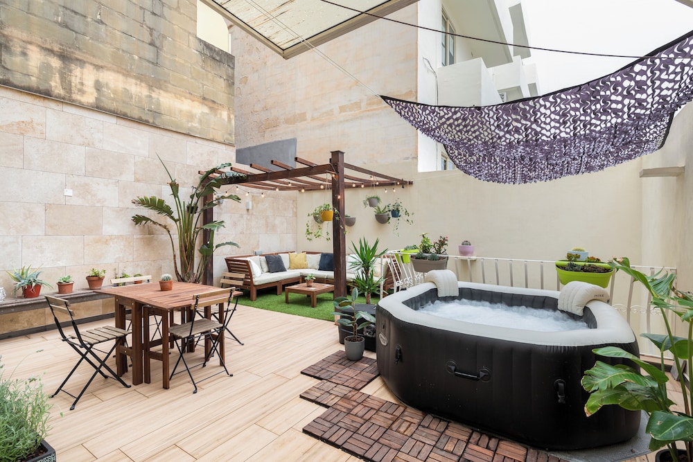 Pearl Pad Seaside HOT TUB 1 BR APT
