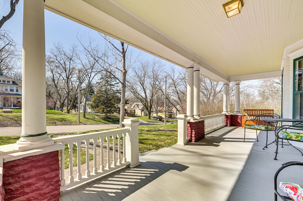 Dog-friendly Atlantic Farmhouse w/ Spacious Yard!