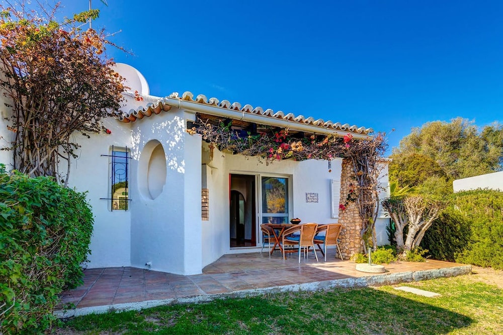 C28 Q P Amazing House Nested in the Heart of Ca